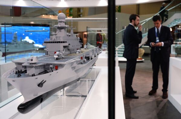 Стенд компании Fincantieri на 24-й Международной выставке военно-морской техники и вооружения Euronaval 2014