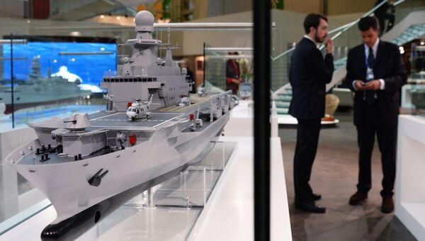 Стенд компании Fincantieri на 24-й Международной выставке военно-морской техники и вооружения Euronaval 2014