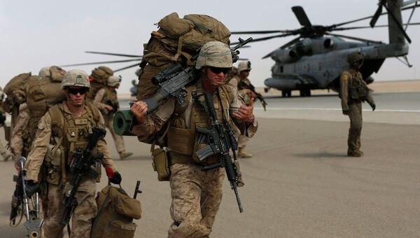 Американские морские пехотинцы готовятся к отправке из Афганистана