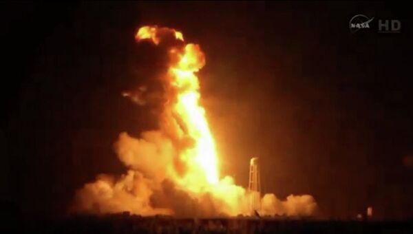 Взрыв ракеты-носителя Antares в США
