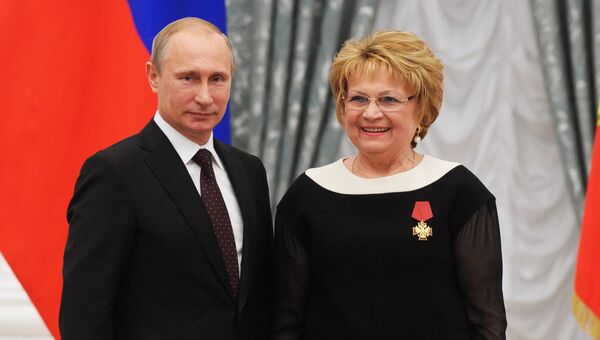 Владимир Путин и Людмила Швецова. Архивное фото