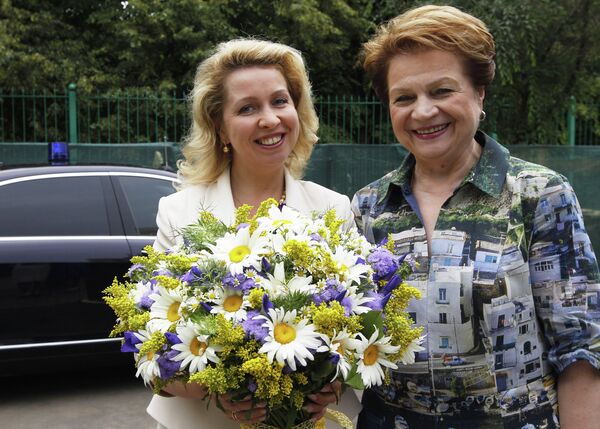 Супруга президента России Светлана Медведева и заместитель мэра Москвы по социальной политике Людмила Швецова