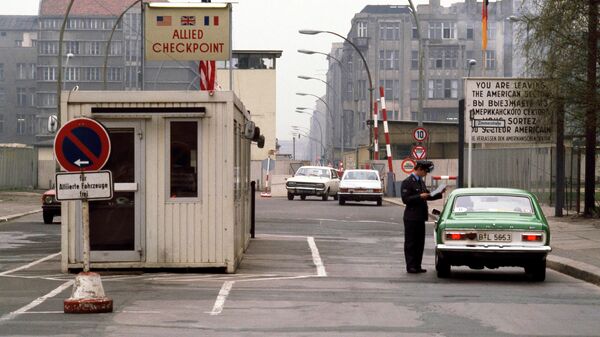 Пропускной пункт на стороне ГДР, 1978. Архивное фото