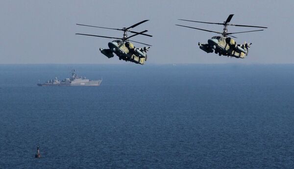 Вертолеты во время учений Тихоокеанского флота
