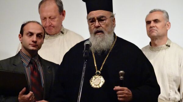 Митрополит Додонский Хризостом перед выступление патриаршего хора Свято-Данилова монастыря
