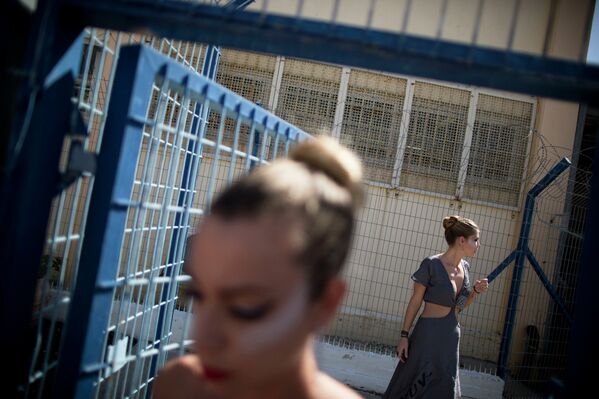 Модели перед дефиле в женской тюрьме Центрального округа Израиля