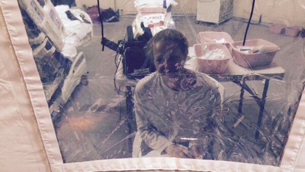 Каси Хикокс американская медсестра которую несколько дней держали под карантином подозревая в заболевании лихорадкой Эбола