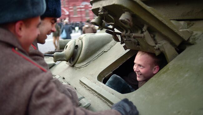 Военнослужащие на репетиции парада. Архивное фото