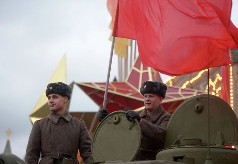 Репетиция торжественного марша, посвященного легендарному параду 1941 года