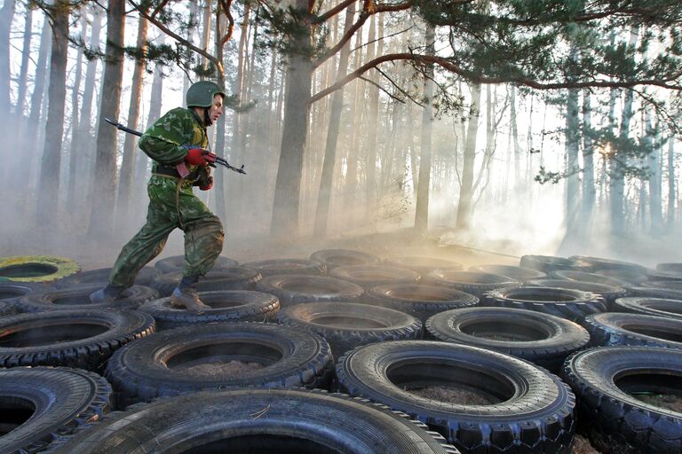 Сдача экзамена на краповый берет служащими белорусского спецназа