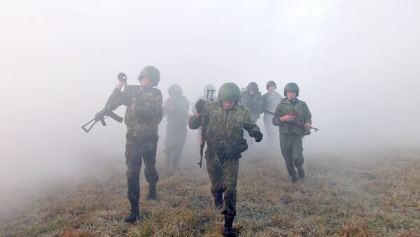 Сдача экзамена на краповый берет служащими белорусского спецназа. Архивное фото