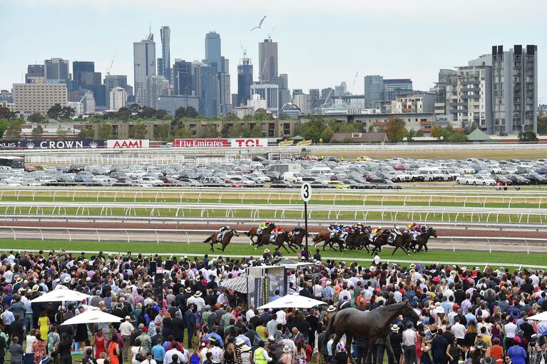 Флемингтонский ипподром в Мельбурне во время скачек Melbourne Cup Day