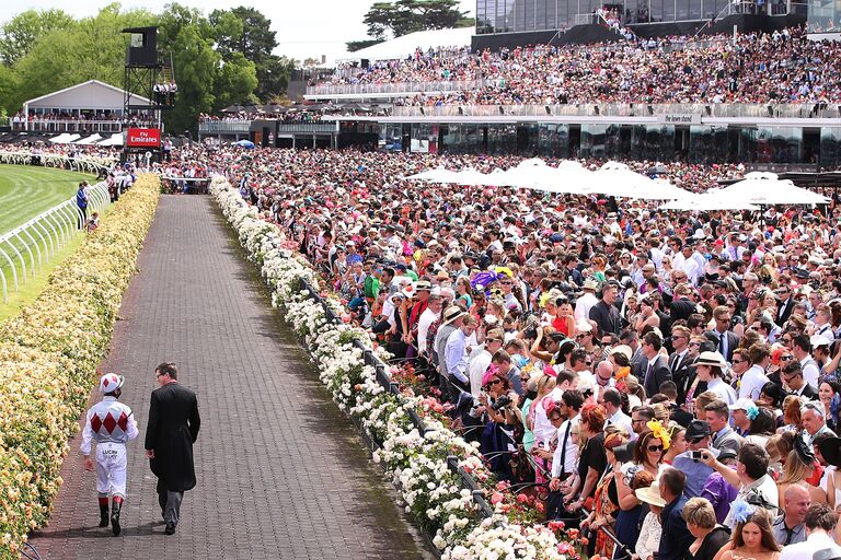 Флемингтонский ипподром в Мельбурне во время скачек Melbourne Cup Day