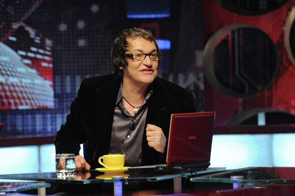 Телеведущий Дмитрий Дибров во время записи телепрограммы Временно доступен