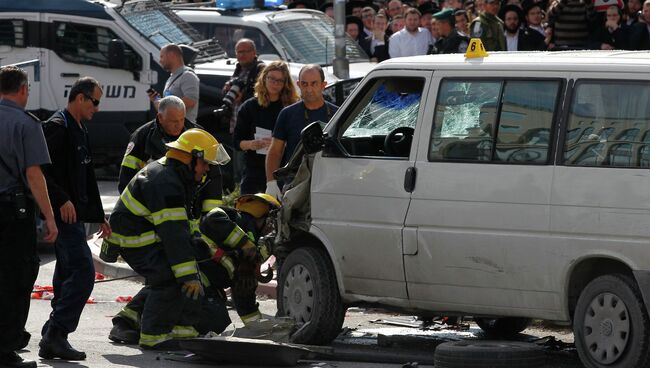 Водитель протаранил пешеходов на оживленной улице в Иерусалиме