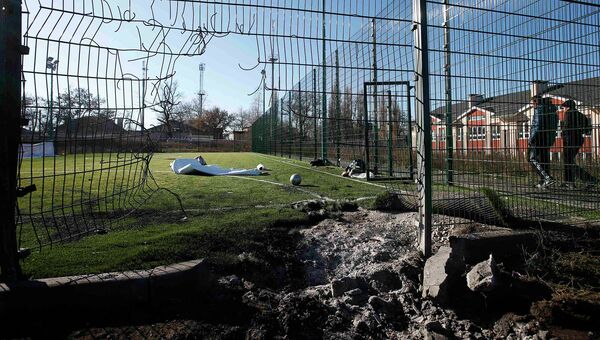 Место обстрела школы в Донецке. 6 ноября 2014