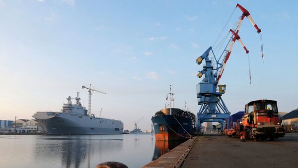 Десантный корабль Владивосток класса Мистраль в доках французской компании SNX France. Архивное фото
