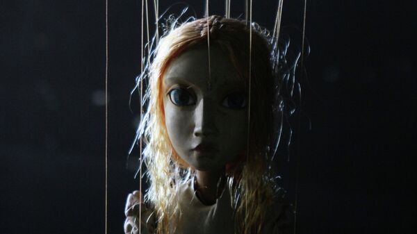 Кукла-марионетка, архивное фото