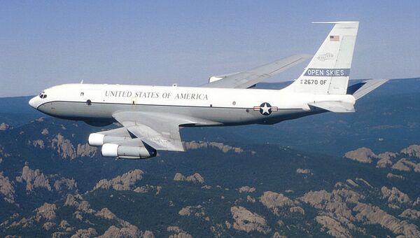 Самолет OC-135B Open Skies. Архивное фото