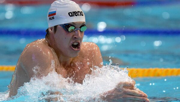 Олег Костин на дистанции заплыва на 200м брассом на чемпионате России по плаванию на короткой воде в Казани