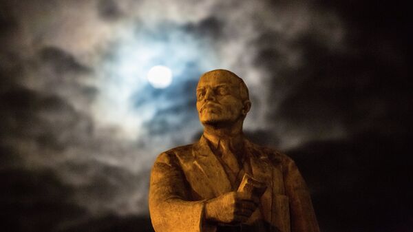В нижегородском поселке нашли пироманов, поджегших памятник Ленину