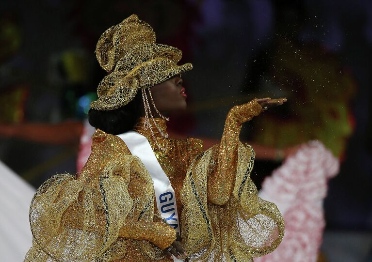 Мисс Гайана во время финала международного конкурса красоты Miss International в Токио