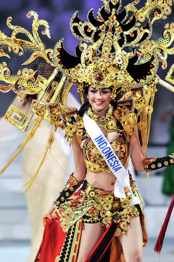 Мисс Индонезия во время финала международного конкурса красоты Miss International в Токио