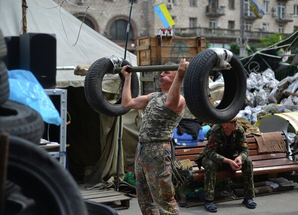 Обитатели палаточного городка на площади Независимости в Киеве