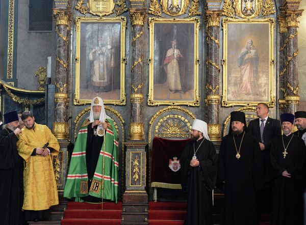 Патриарх Московский и всея Руси Кирилл во время торжественного богослужения в кафедральном соборе Архангела Михаила