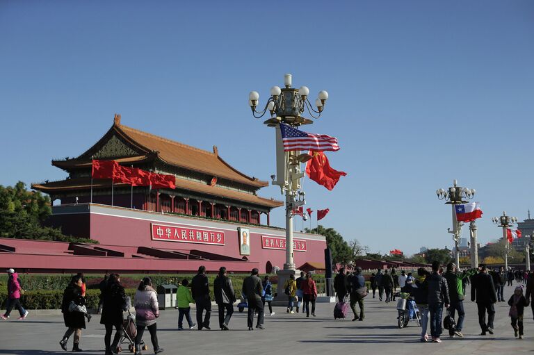 Флаги США и Китая в Пекине Флаги США и Китая в Пекине