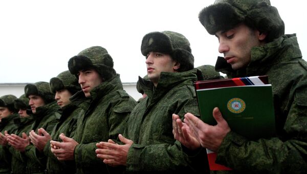 Новобранцы на плацу военного комиссариата Чеченской Республики