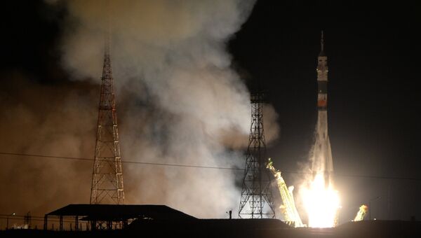 Старт ракеты-носителя Союз-ФГ с ТПК Союз ТМА-15М на космодроме Байконур