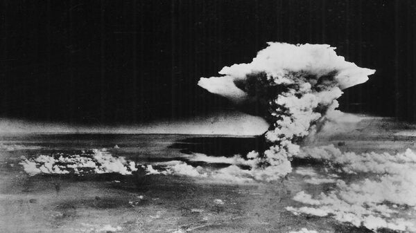Облако от взрыва атомной бомбы над Хиросимой, Япония. 1945 год