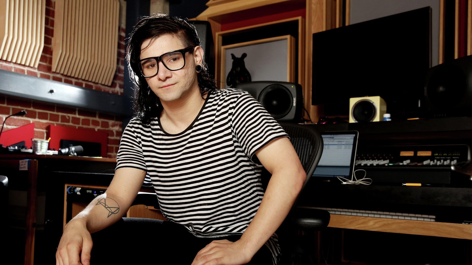 Американский музыкант и продюсер Сонни Джон Мур, Skrillex. Лос-Анджелес, 2014 год - РИА Новости, 1920, 27.10.2020