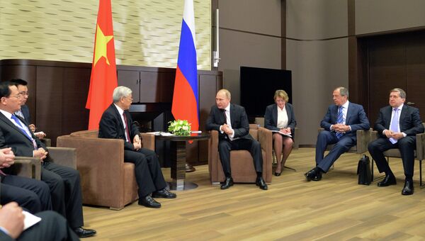 Владимир Путин провел встречу с Нгуен Фу Чонгом