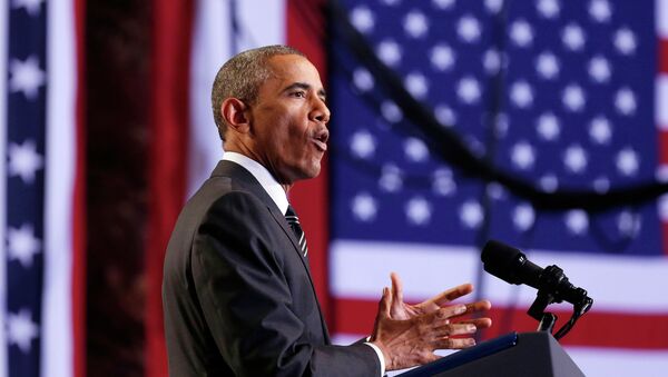 Президент США Барак Обама во время выступления в Чикаго