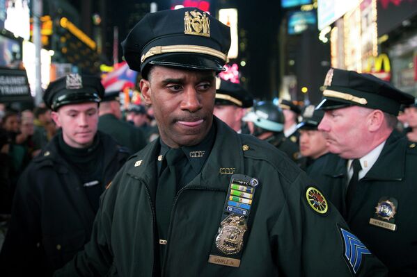 Полицейские на площади Таймс-Сквер в Нью-Йорке во время демонстрации