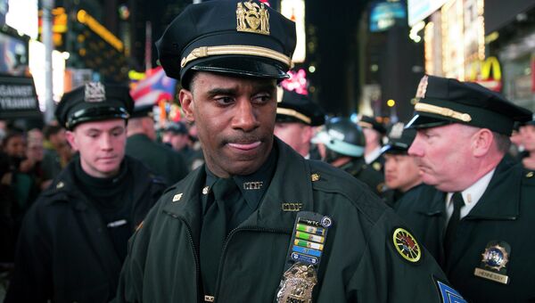 Полицейские на площади Таймс-Сквер в Нью-Йорке во время демонстрации. Архивное фото