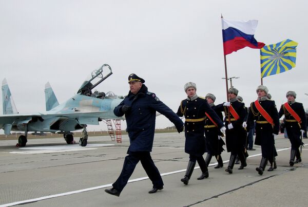 Торжественная встреча самолетов Су-27 СМ, прибывших в расположение 62-го истребительного авиаполка 27-й смешанной авиадивизии ВВС России, базирующийся на аэродроме Бельбек под Севастополем