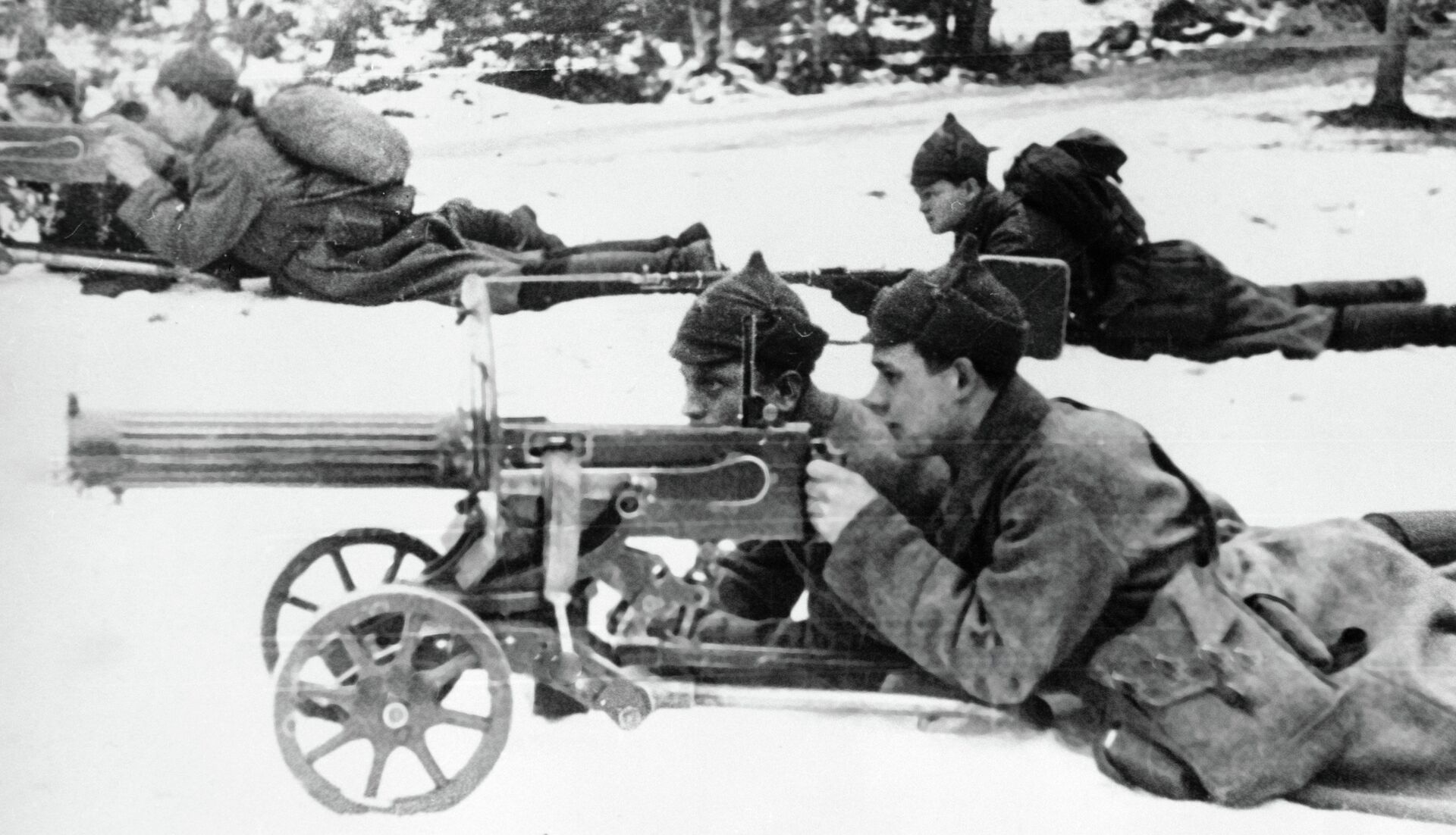 Пулемётчики на огневой позиции - РИА Новости, 1920, 31.03.2021