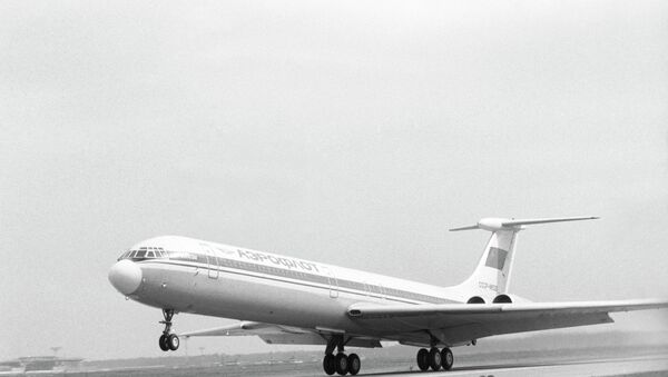 Советский пассажирский самолет Ил-62М. Архив