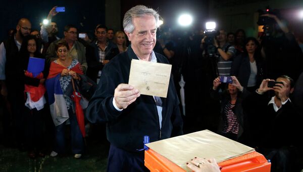 Табаре Васкес голосует на президентских выборах в Уругвае, 30 ноября 2014 года