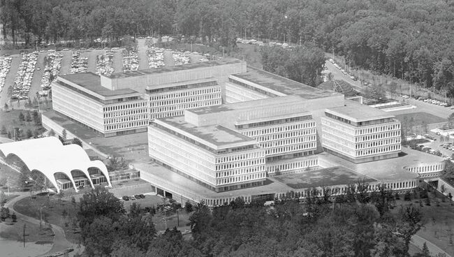Общий вид на здание штаб-квартиры Центрального разведывательного управления, ЦРУ в Лэнгли. Архивное фото