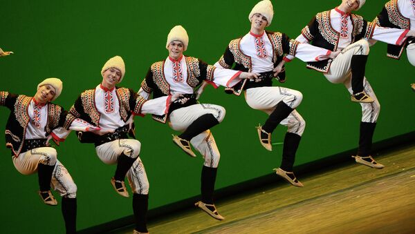 Артисты Государственного академического ансамбля народного танца имени Игоря Моисеева. Архивное фото