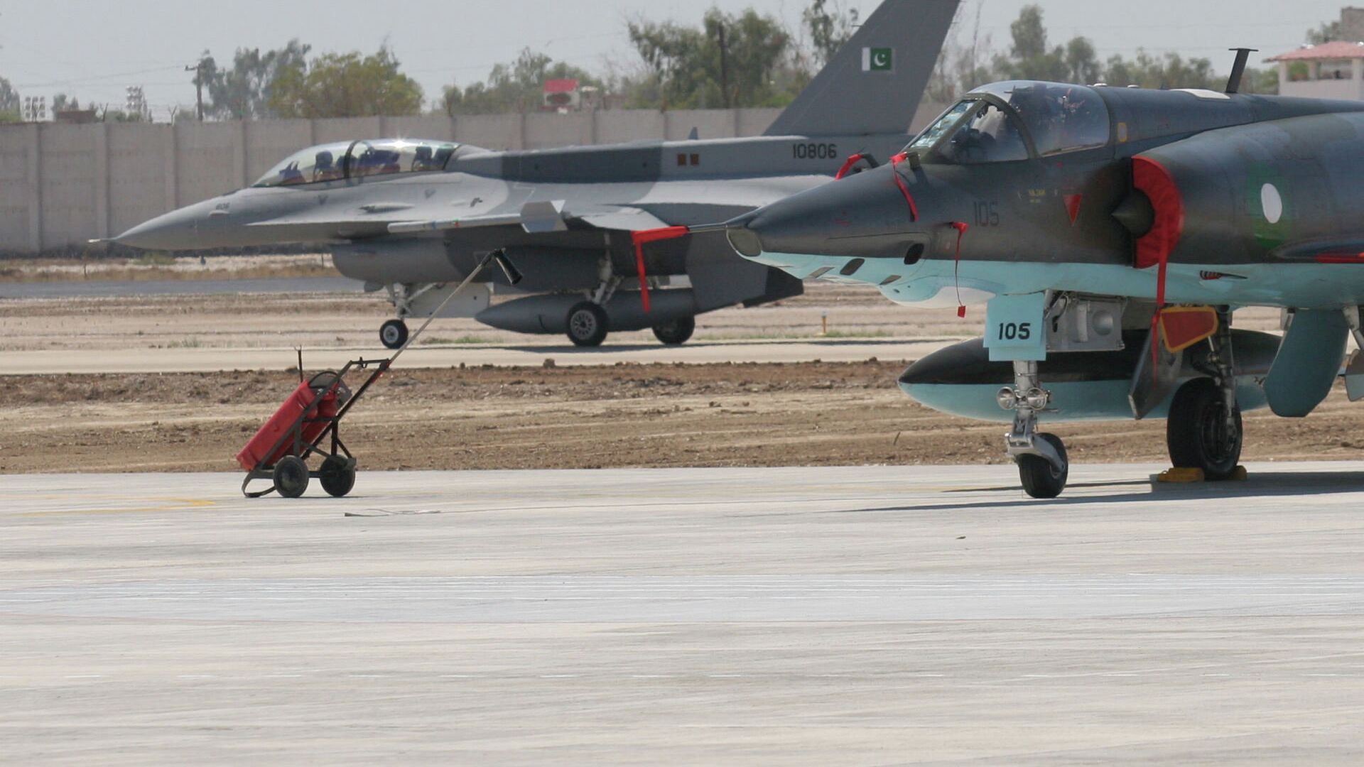 Истребитель 2024 отзывы. F-16 ВВС Пакистана. Истребитель f16 ВВС Пакистана. Миг-21 ВВС Пакистана. ВВС Пакистана 2021.