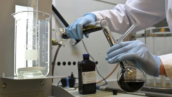 Нефть в химико-аналитической лаборатории