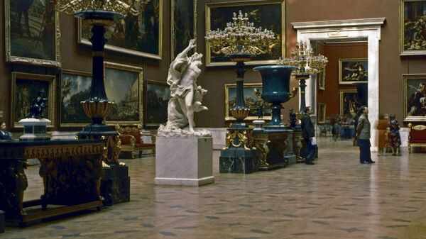 Зал итальянского искусства XVII-XVIII веков в Эрмитаже. Архивное фото
