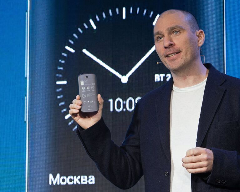 Презентация смартфона YotaPhone 2 в России