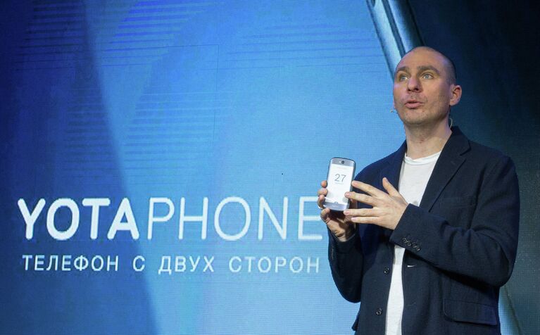 Презентация смартфона YotaPhone 2 в России