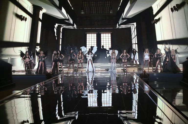 Показ Victoria's Secret в Лондоне Показ Victoria's Secret в Лондоне